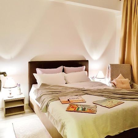 Lakeview Flats Summerland Mamaia Bagian luar foto